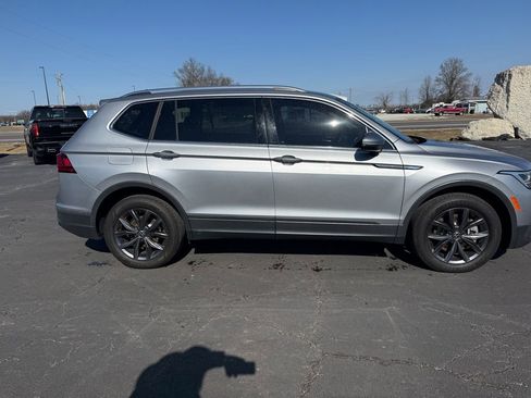 Used 2022 Volkswagen Tiguan SE image 27