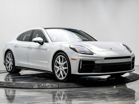 Used 2025 Porsche Panamera w/ Premium Package image 19