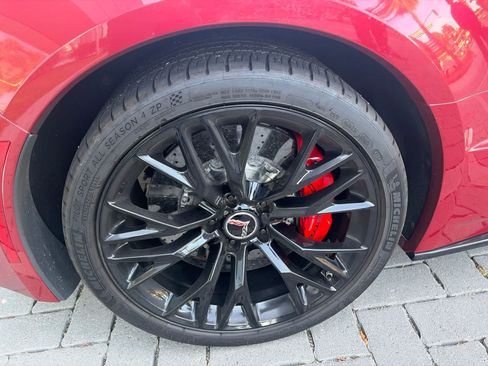 Used 2015 Chevrolet Corvette Z06 w/ 3LZ Preferred Equipment Group RWD image 7