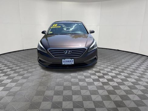 Used 2015 Hyundai Sonata SE w/ Option Group 09 FWD image 2