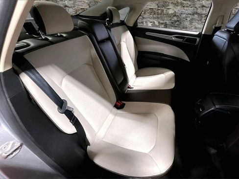 Used 2020 Ford Fusion SE w/ Equipment Group 151A image 23