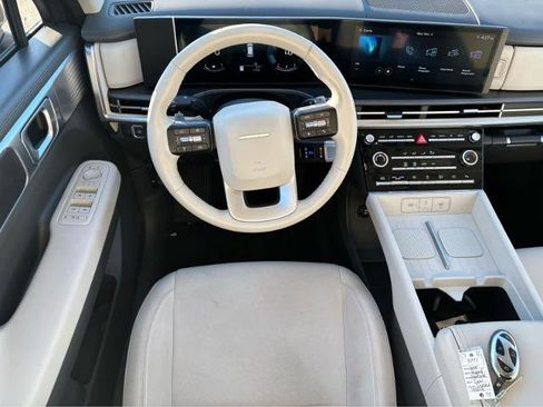 Used 2025 Hyundai Santa Fe SE image 19