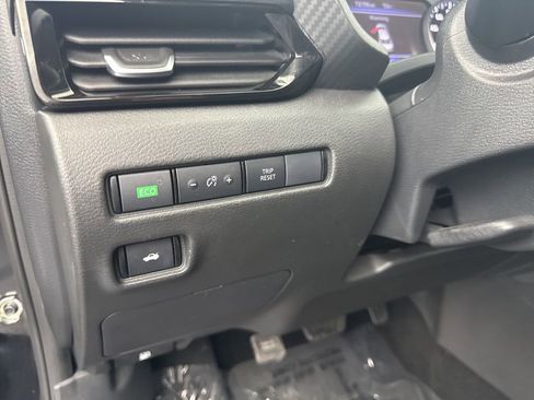 Used 2025 Nissan Sentra SV image 24