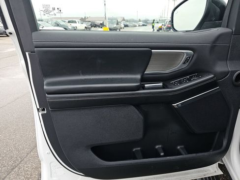 Used 2025 Ford Expedition Platinum image 9