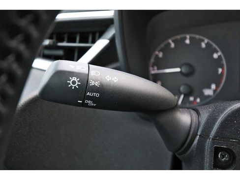 Used 2025 Toyota Corolla SE image 17