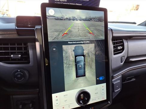 Certified 2023 Ford Expedition Platinum image 19