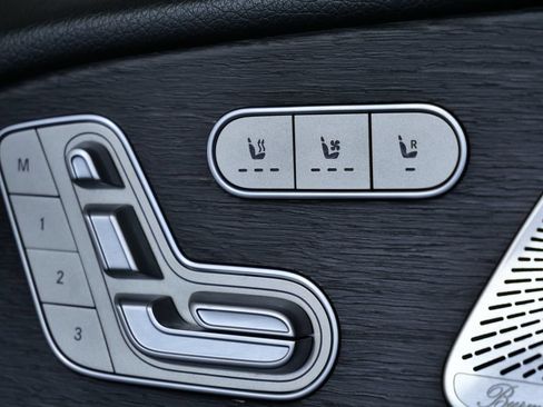 Used 2021 Mercedes-Benz GLS 450 4MATIC image 27