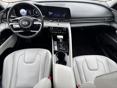 Used 2024 Hyundai Elantra Limited image 13