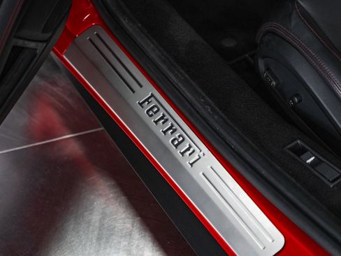 Used 2014 Ferrari 458 Spider image 28