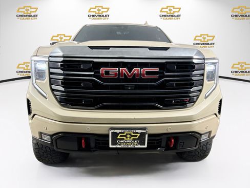Used 2023 GMC Sierra 1500 AT4 w/ Technology Package AWD/4WD image 2