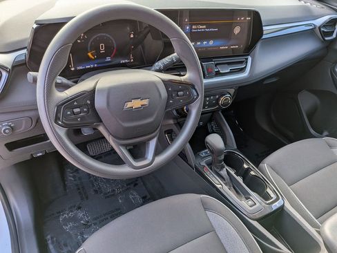 Used 2025 Chevrolet TrailBlazer LT AWD/4WD image 14