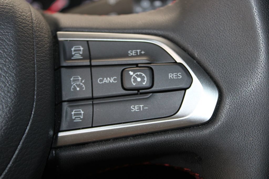 Used 2025 Jeep Compass Trailhawk AWD/4WD image 45