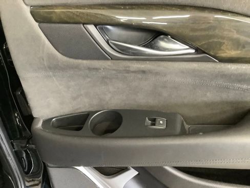 Used 2018 Cadillac Escalade Platinum image 36