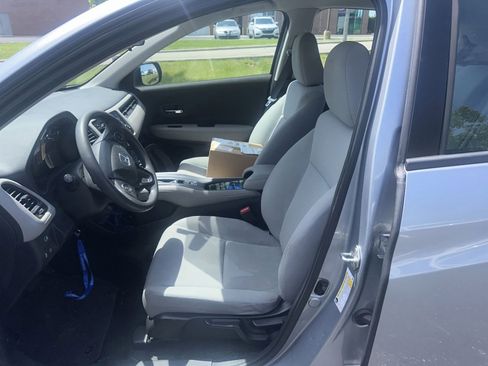 Used 2019 Honda HR-V LX image 4
