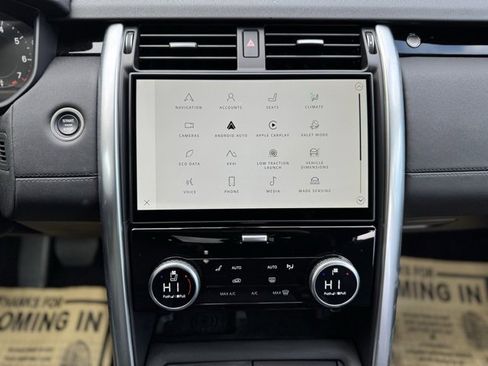 Used 2025 Land Rover Discovery S image 33