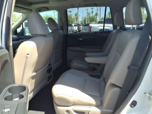 Used 2017 Honda Pilot Elite image 10