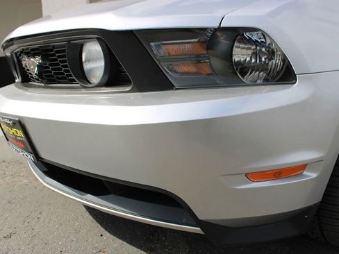Used 2011 Ford Mustang GT Premium RWD image 4
