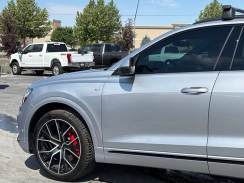 Used 2019 Audi Q8 Premium Plus w/ Premium Plus AWD/4WD image 6