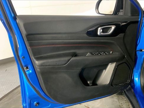 Used 2025 Jeep Compass Trailhawk AWD/4WD image 24
