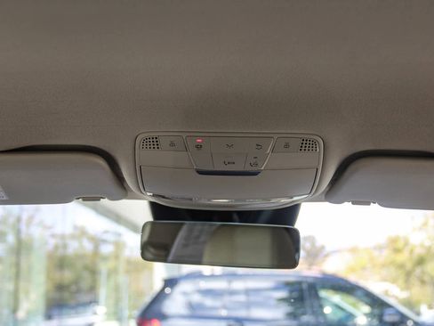 Used 2022 Mercedes-Benz GLC 300 4MATIC w/ Premium Package Lite image 14