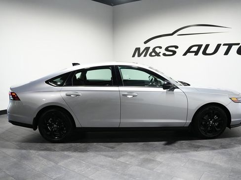 Used 2025 Honda Accord SE image 10