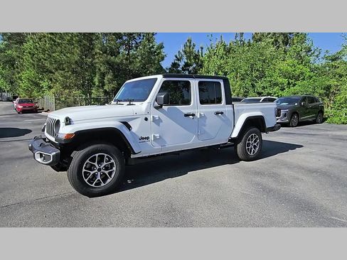 New 2026 Jeep Gladiator Sport AWD/4WD image 25