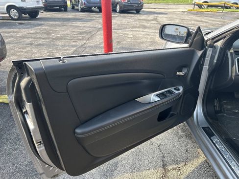 Used 2013 Chrysler 200 Limited FWD image 7