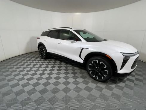 New 2025 Chevrolet Blazer EV RS RWD image 93