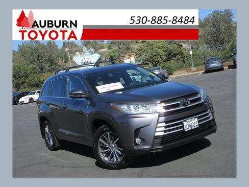Certified 2018 Toyota Highlander XLE image 1
