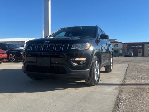 Used 2018 Jeep Compass Latitude w/ Popular Equipment Group image 1