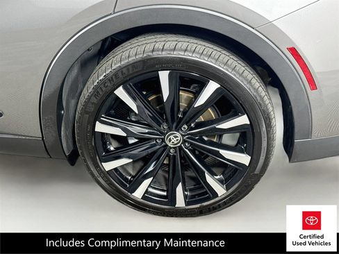 Certified 2023 Toyota Crown Platinum AWD/4WD image 8