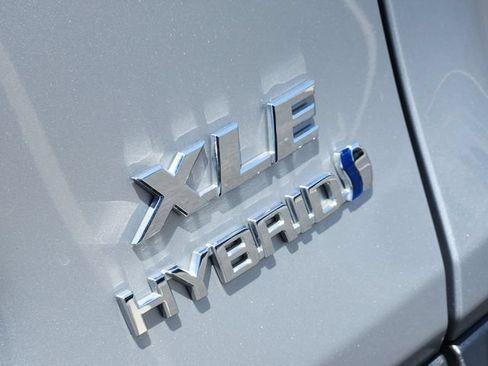 Certified 2023 Toyota RAV4 XLE Premium AWD/4WD image 9