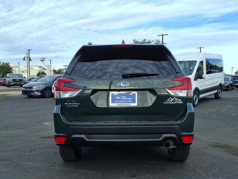 Used 2022 Subaru Forester Premium image 5