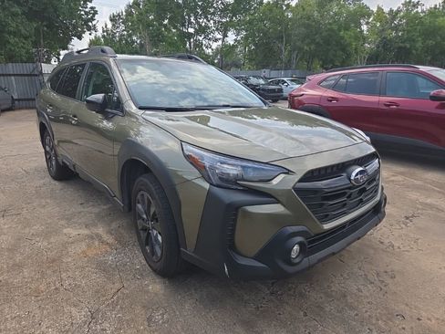 Used 2025 Subaru Outback Onyx Edition AWD/4WD image 3