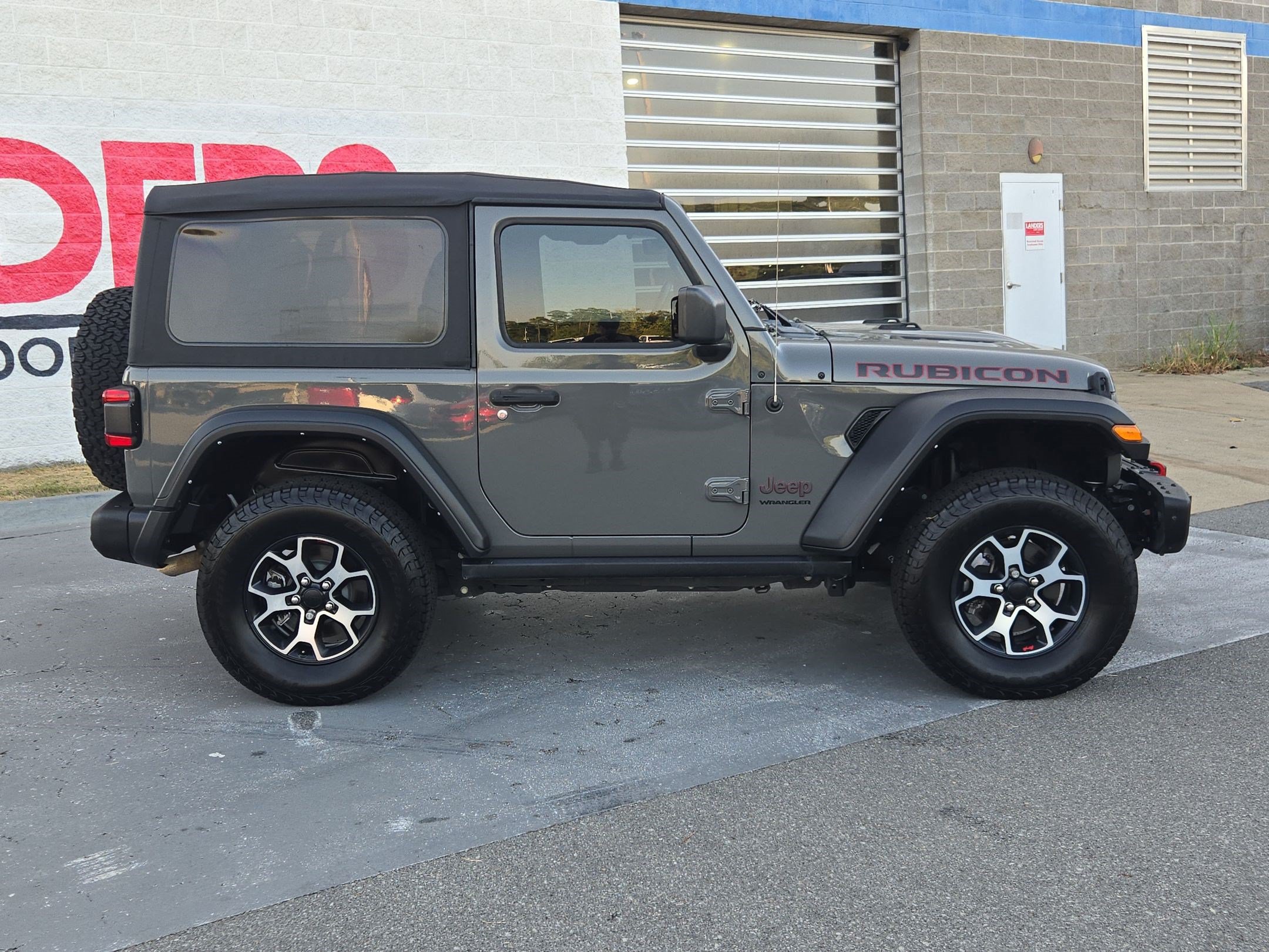 Used 2022 Jeep Wrangler Rubicon w/ Steel Bumper Group AWD/4WD image 8