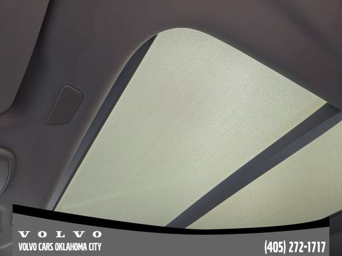 Certified 2025 Volvo XC60 B5 Plus AWD/4WD image 19