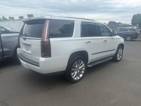 Used 2018 Cadillac Escalade Luxury AWD/4WD image 22