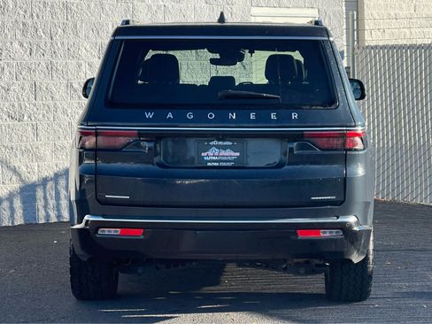 Used 2023 Jeep Wagoneer Series III w/ Preferred Equipment Group image 6