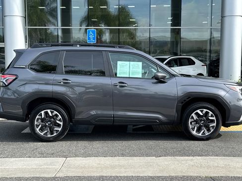 Used 2026 Subaru Forester Premium image 3