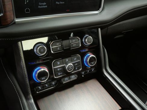 Used 2024 GMC Yukon Denali Ultimate AWD/4WD image 21
