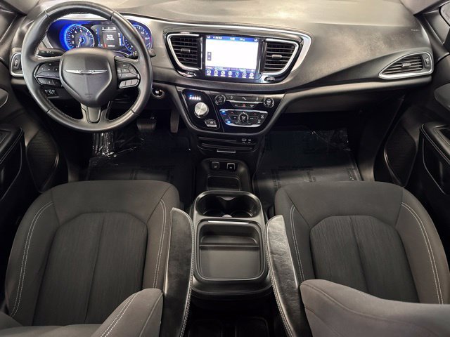 Used 2018 Chrysler Pacifica Touring Plus w/ S Appearance Package FWD image 3