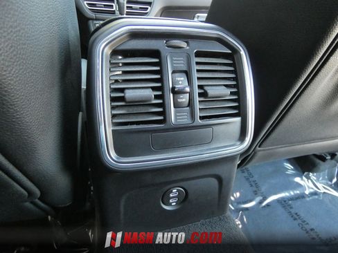 Used 2020 Porsche Macan AWD/4WD image 45