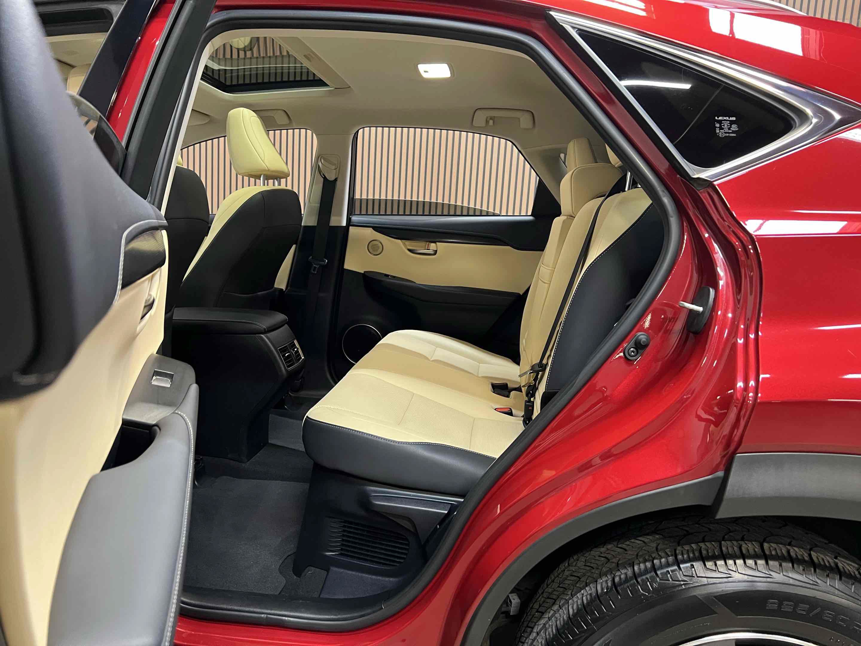 Used 2018 Lexus NX 300 FWD w/ Premium Package image 7