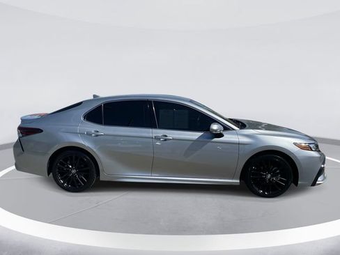 Used 2023 Toyota Camry XSE FWD image 4
