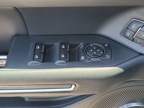 Used 2023 Ford Expedition Limited RWD image 17