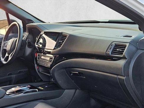 Used 2025 Honda Passport Black Edition image 25