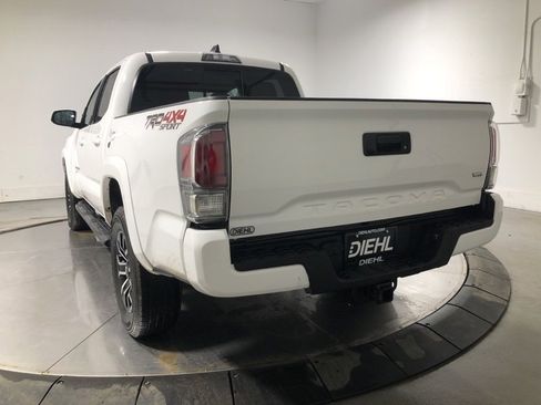Used 2022 Toyota Tacoma TRD Sport image 5