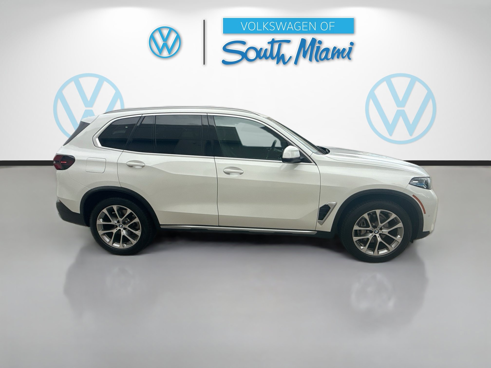 Used 2024 BMW X5 sDrive40i w/ Premium Package RWD image 8