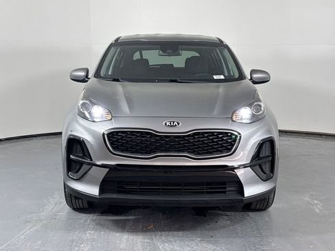 Used 2020 Kia Sportage LX image 2