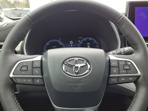 New 2026 Toyota Highlander Limited image 20